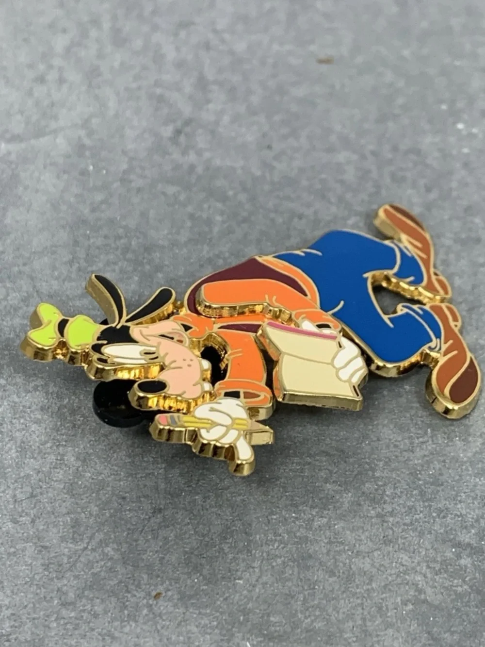Goofy Disney Pin Mickey's Super Star Trading Team Moving Arm LE 2500